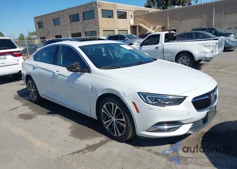 2018 Buick Regal Sportback Essence z USA, uszkodzony, nr VIN W04GR6SX2J1082000